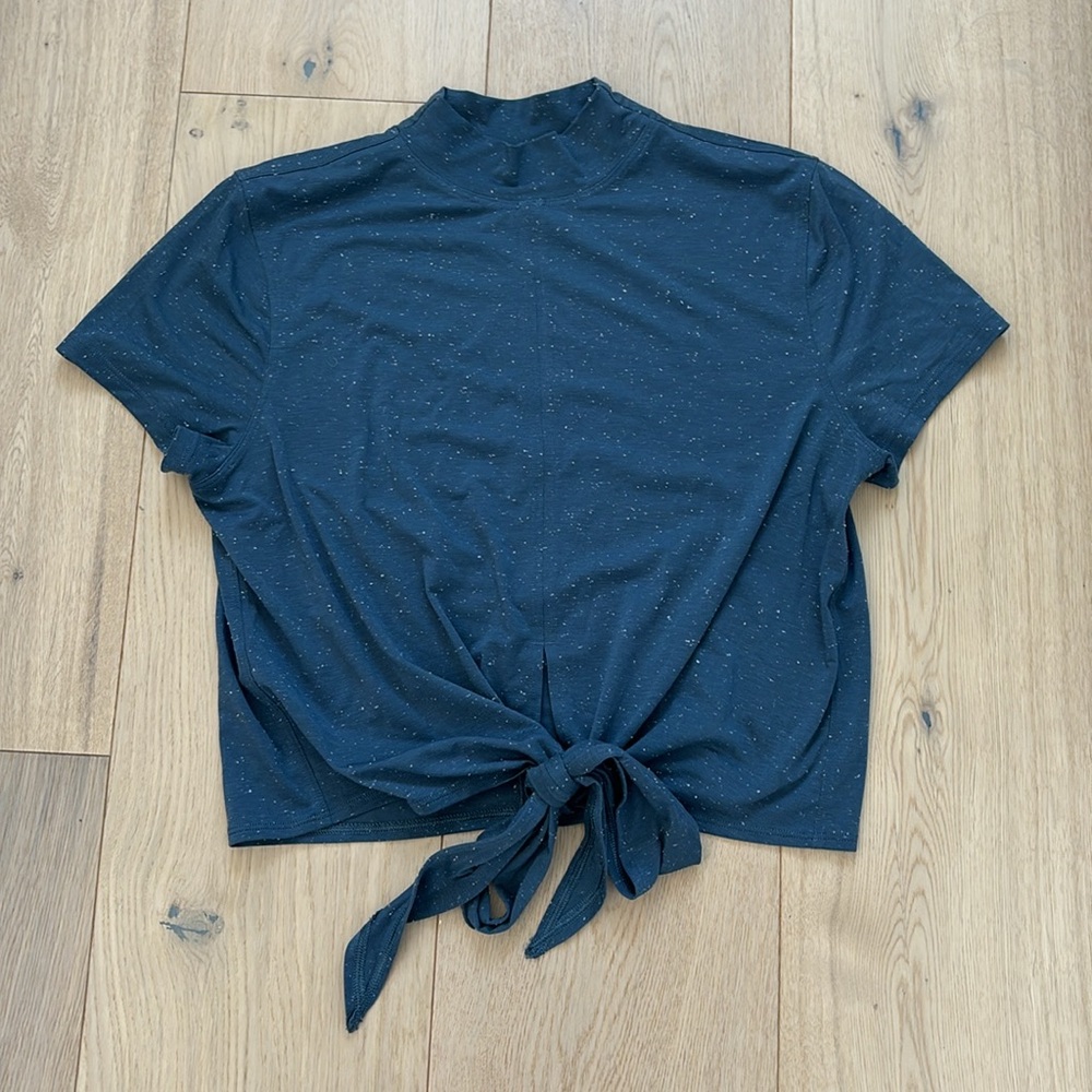 Lululemon tee